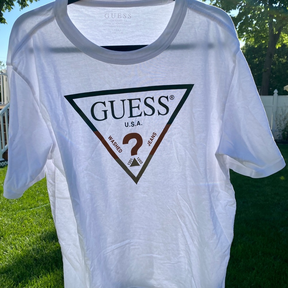 GUESS T-SHIRT